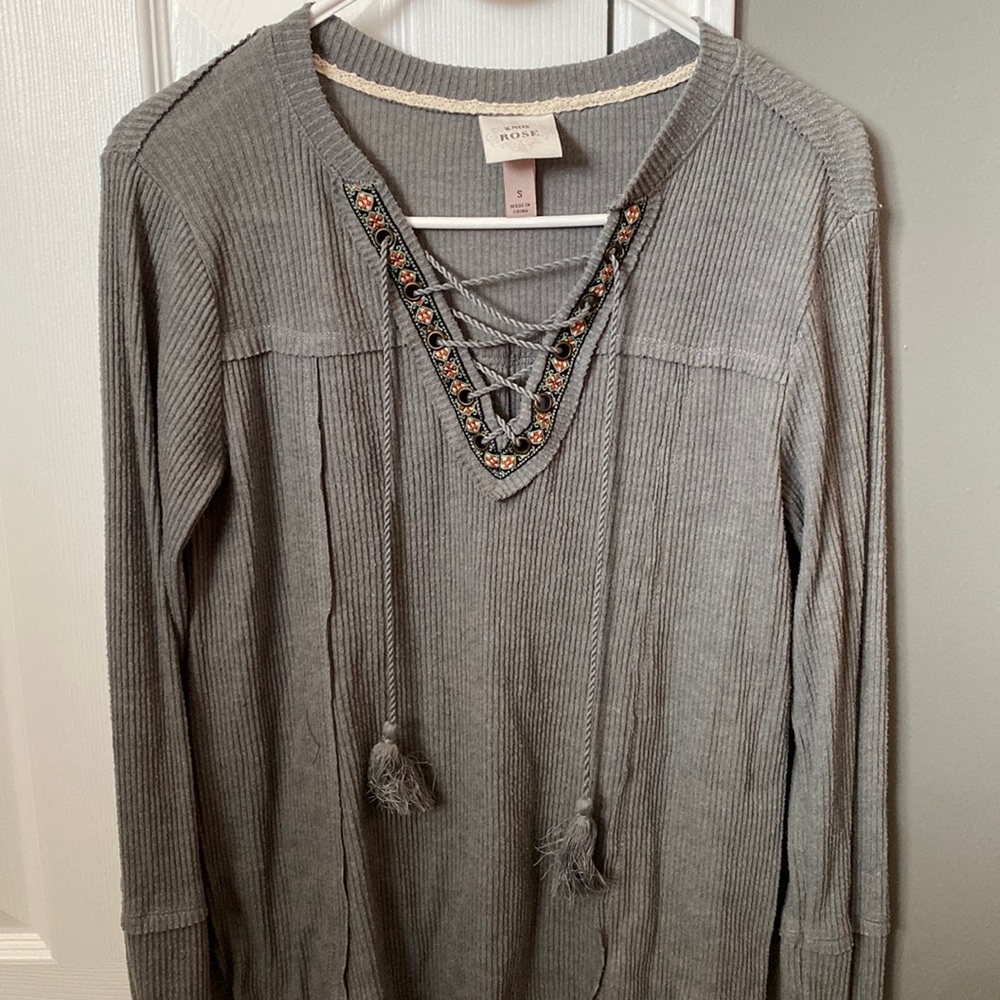Beautiful gray Knox Rose blouse.